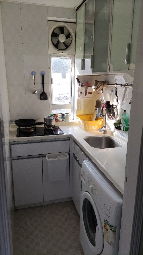 Quarry Bay room for rent. Friendly flatmate. Non smoking. - Quarry Bay - Bedroom - Homates Hong Kong