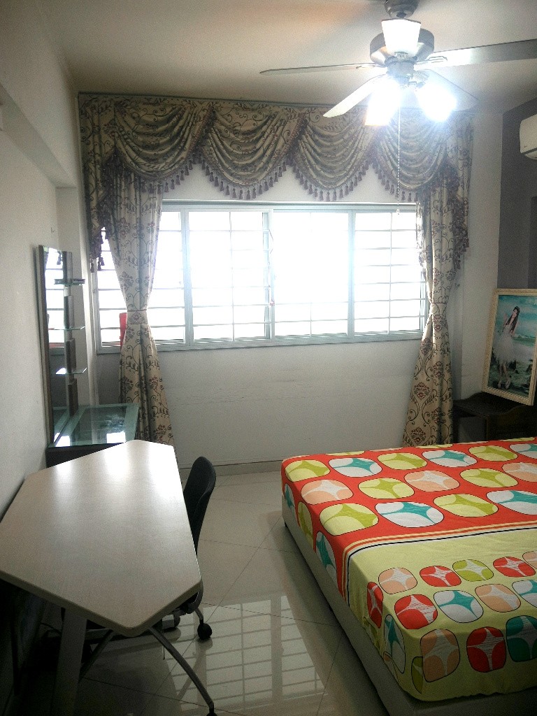 Near NUS, Large Common Room, 5-10 min Walk to Campus - Clementi - Bedroom - Homates Singapore