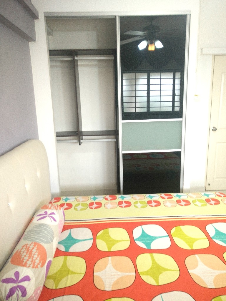 Near NUS, Large Common Room, 5-10 min Walk to Campus - Clementi - Bedroom - Homates Singapore