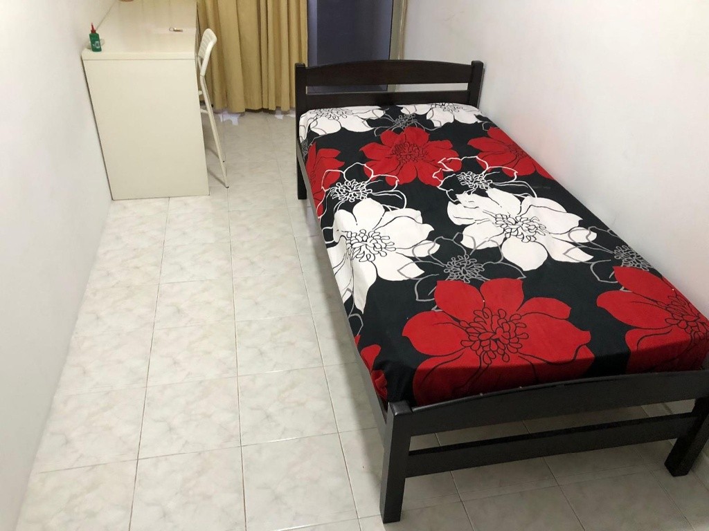 Available On 8 Aug - Common Room/FOR 1 PERSON STAY ONLY/Aircon/Wifi/No owner staying/No Agent Fee/Cooking allowed/ Novena MRT/ Toa Payoh MR / Boon Keng/ Thomson MRT  - Novena - Bedroom - Homates Singapore