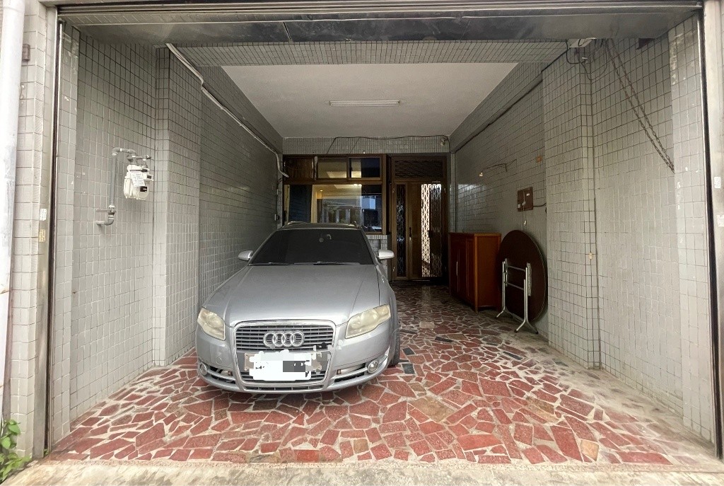 中陽路🎀優質地段🎀寬敞大透天🎀超美裝潢✅可租補 - Fengyuan - Flat - Homates Taiwan