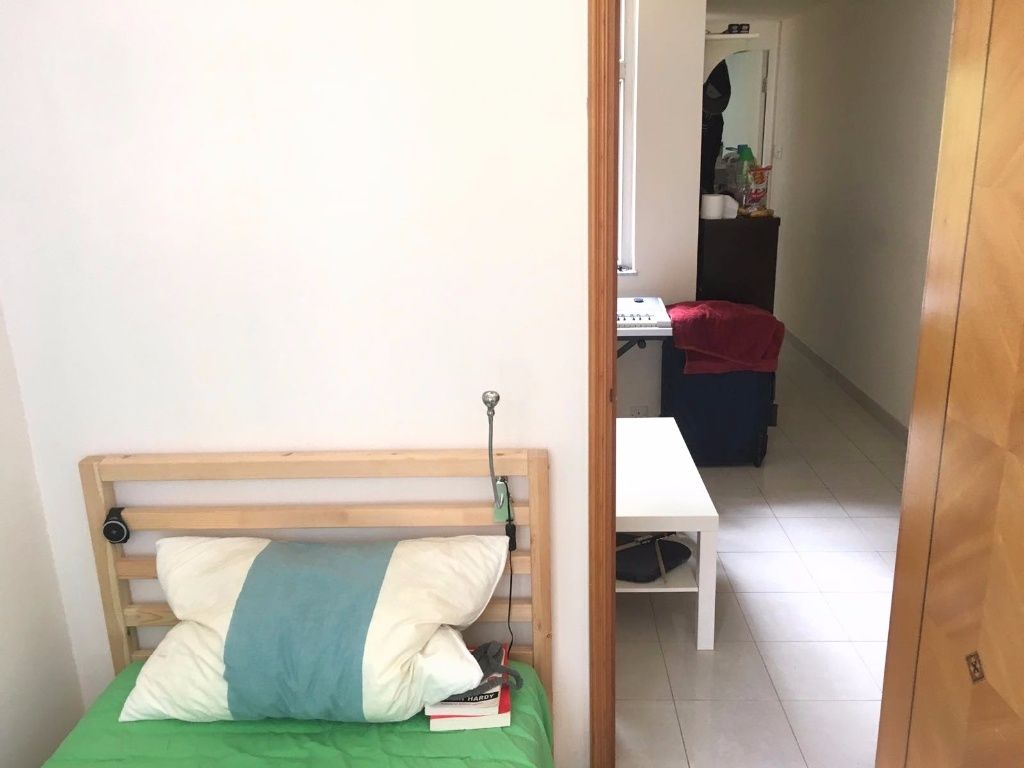 Sunny flat in Sheung Wan near MTR and a park  - 上環/中環 - 房間 (合租／分租) - Homates 香港