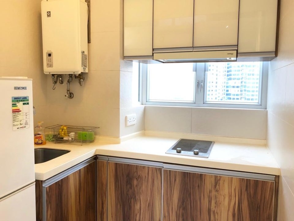 Nicely Renovated 1 Bedroom in Sai Ying Pun - 上環/中環 - 房間 (合租／分租) - Homates 香港