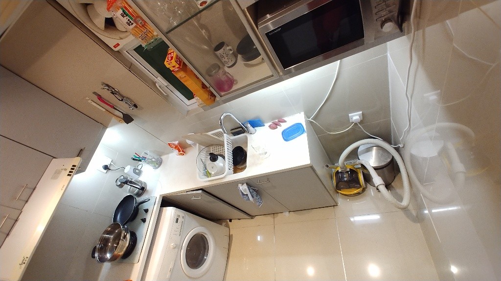 Double Room in huge, newly renovated Mongkok Flatshare with rooftop terrace 5 mins from MK MTR! - 旺角/油麻地 - 房間 (合租／分租) - Homates 香港