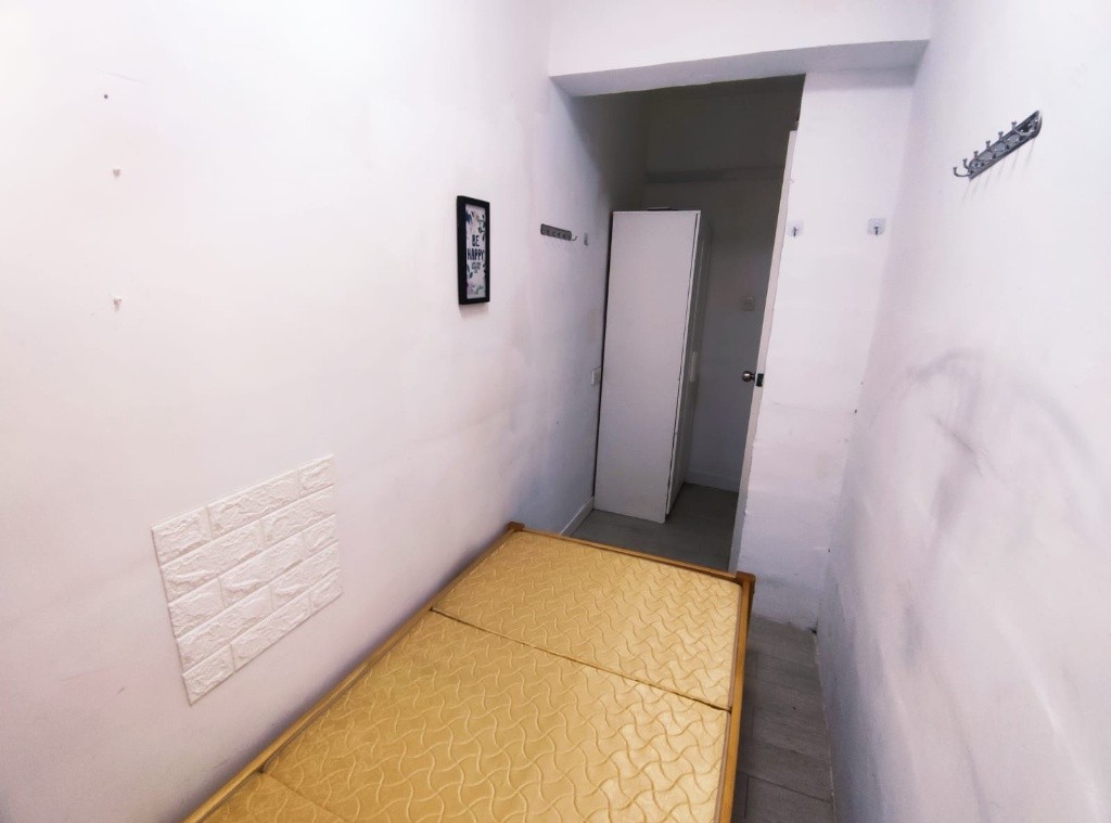 Coliving Space locate at Sham Shui Po for rent- (Male Coliving)-長樂大廈 - Sham Shui Po - Bedroom - Homates Hong Kong