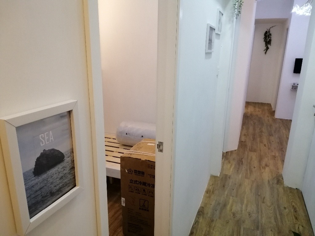 Brand new refurb shared rooms. 2 mins walk to Sham Shui Po Station exit A - Sham Shui Po - Bedroom - Homates Hong Kong