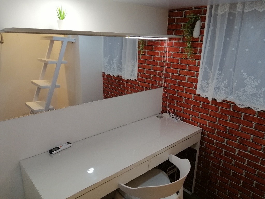 Brand new refurb shared rooms. 2 mins walk to Sham Shui Po Station exit A - Sham Shui Po - Bedroom - Homates Hong Kong