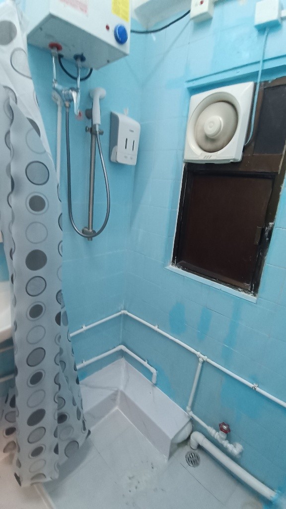 Sham Shui Po female Coliving space  Cheung Sha Building( share Toilet Kitchen) - 深水埗 - 房間 (合租／分租) - Homates 香港