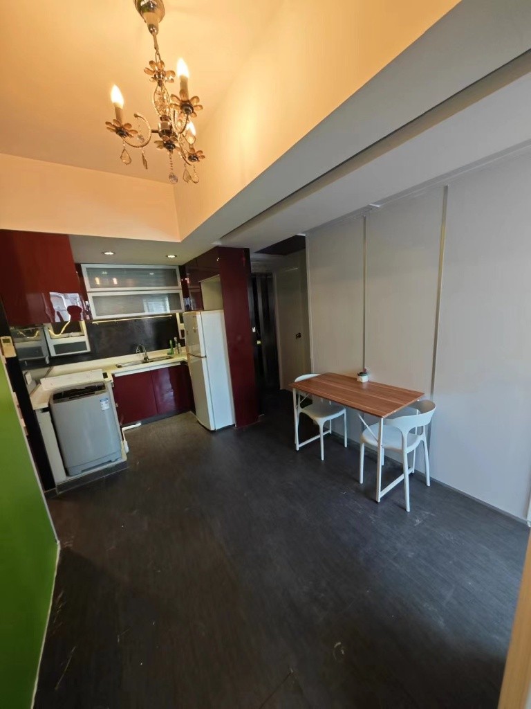 Prince Edward Coliving Space for rent英來大廈 (共居空間)出租 share kitchen Toilet - Prince Edward - Bedroom - Homates Hong Kong