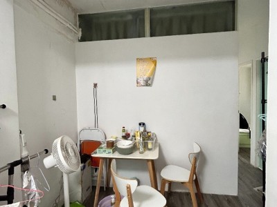 C01 Prince Edward Female Coliving   rm C - 43-45 Cheung Sha Wan Road