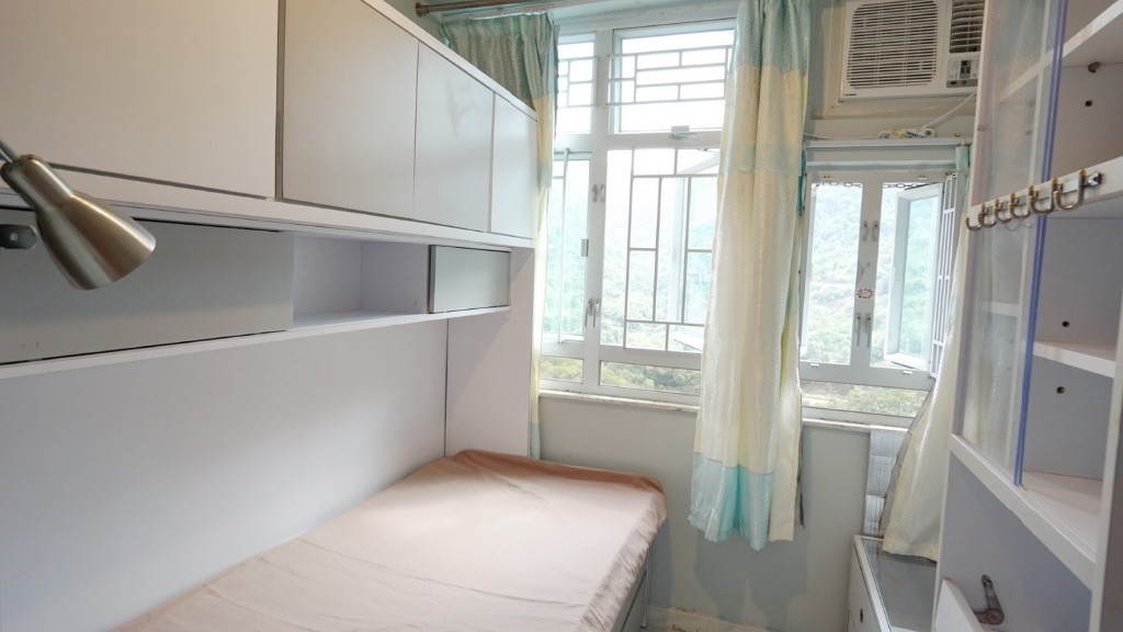 FEMALE SINGLE ROOM FOR RENT with Full Facilities. 4 window s, mountain  Greek view  and facing to South side direction! - 沙田/火炭 - 房間 (合租／分租) - Homates 香港