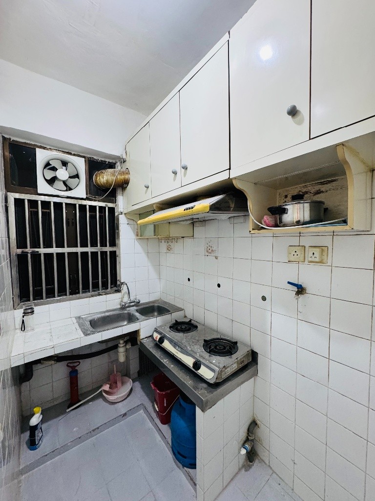 B016C  No lift Chinese Building Coliving space  - 深水埗 - 房间 (合租／分租) - Homates 香港