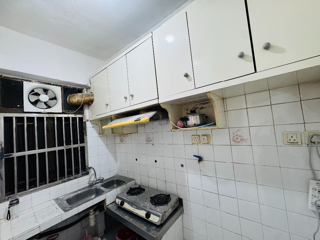 B016C  No lift Chinese Building Coliving space  - 深水埗 - 房间 (合租／分租) - Homates 香港