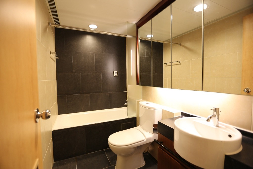  Non-smoking Share House in Yuen Long for Native Speaking English Teacher - Yuen Long - Bedroom - Homates Hong Kong