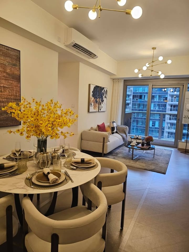 面積：約831呎｜兩房一廳  間隔實用，方正易擺  高層開揚景觀，採光極佳  全屋靚裝修，即搬即住  設冷氣、雪櫃、洗衣機等電器  🚆 交通便利：  直通錦上路站，15分鐘直達尖沙咀  鄰近元朗市中心，生活購物方便 - 元朗 - 住宅 (整間出租) - Homates 香港