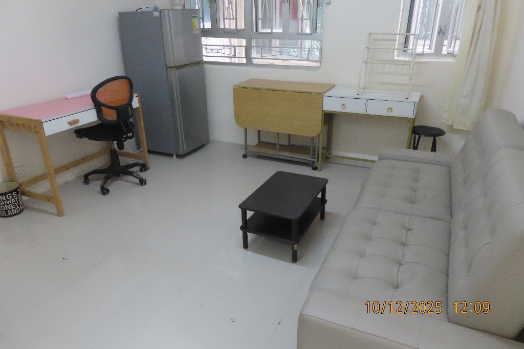 黃大仙，金鳳樓，中層2房廳。實用 374方尺。有家電及稼私。全包：$12,500。  - Wong Tai Sin - Flat - Homates Hong Kong