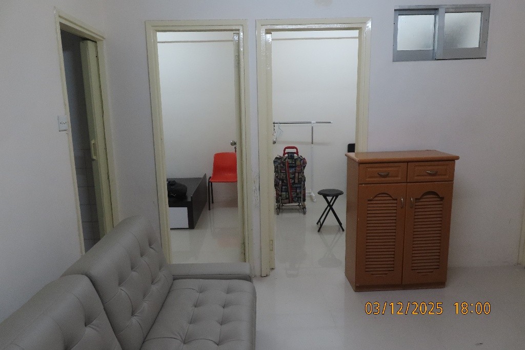 黃大仙，金鳳樓，中層2房廳。實用 374方尺。有家電及稼私。全包：$12,500。  - Wong Tai Sin - Flat - Homates Hong Kong