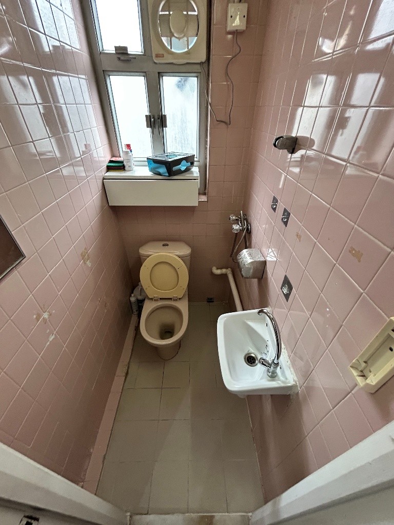 C024 Prince Edward Coliving Room nesr MTR - Prince Edward - Bedroom - Homates Hong Kong