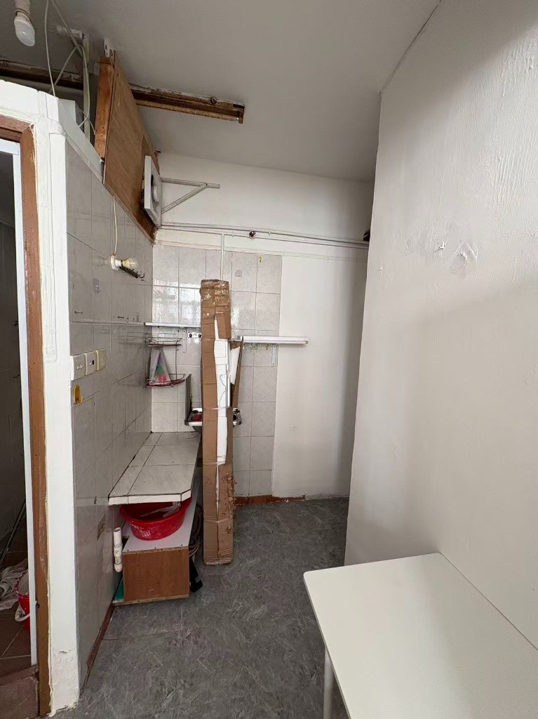 LB24 188C4   No lift buiding at sham Shui Po - 深水埗 - 房间 (合租／分租) - Homates 香港