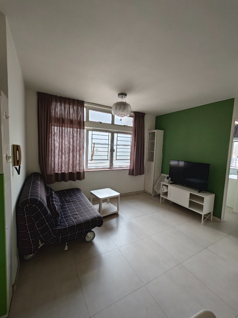 開揚交通方便新裝簡潔超大的單人房間 - 屯門 - 房間 (合租／分租) - Homates 香港