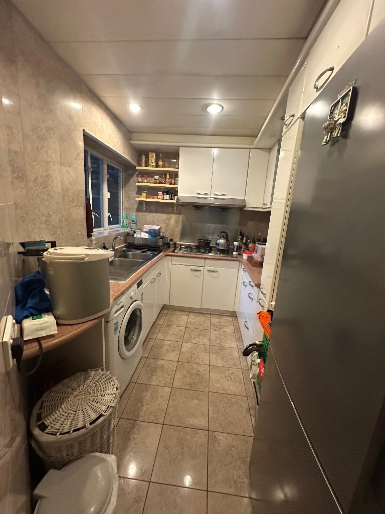 屋內總共四間房 三個洗手間 廚房客廳飯廳共用 - 红磡/黄埔 - 房间 (合租／分租) - Homates 香港