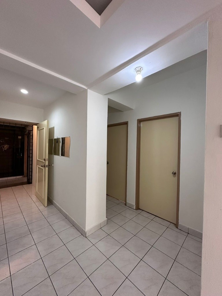 Room to rent Middle Room Bayu Tasik Condominium -  - 房間 (合租／分租) - Homates 馬來西亞