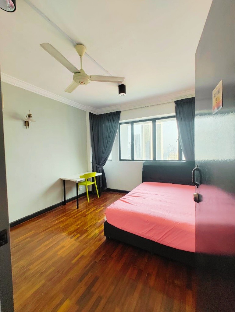 [Actual Room]  Discover Kuala Lumpur with Ease 🙏 Only 2 Min Walk To LRT- 3 Station To LRT Masjid Jamek 🕌 - Wilayah Persekutuan Kuala Lumpur - 房间 (合租／分租) - Homates 马来西亚