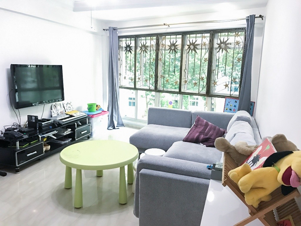 Punggol Blk 107B room for rent (young chinese family) - Punggol 榜鹅 - 分租房间 - Homates 新加坡
