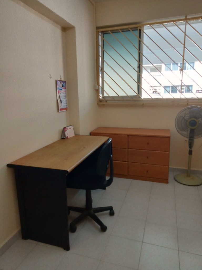 SIMEI MRT PORTABLE AIR-COND COMMON RM FOR RENT. NO AGENT. 87767268. - Simei - Bedroom - Homates Singapore