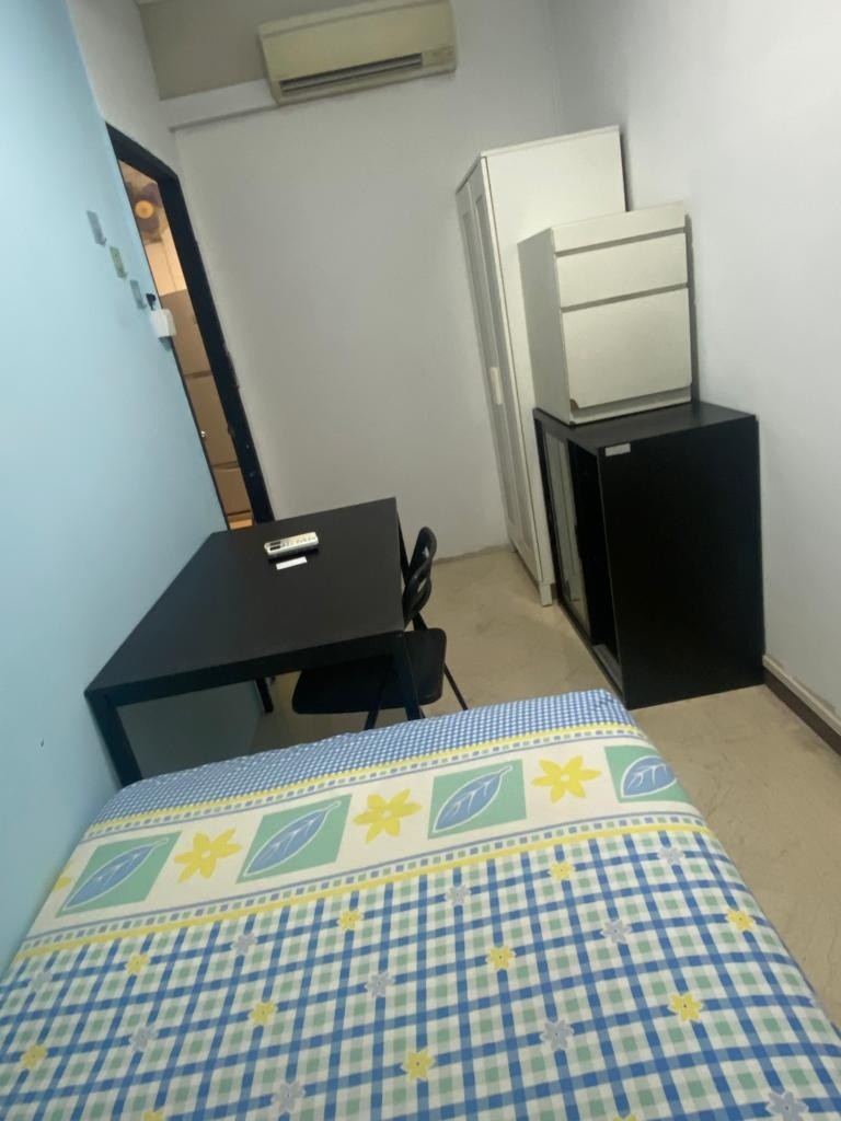 Available 28 Sep - Common Room/1 person stay/no Owner Staying/Wifi/Aircon/No Agent Fee/Cooking allowed/Bugis MRT/ Lavender / Nicoll Highway MRT / Katong  - Bugis - Bedroom - Homates Singapore