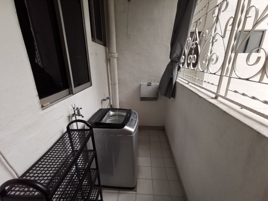 Tanglin / River Valley / Orchard - Kum Hing Court - Balcony Queen Room- Available Now, Property, Rentals, Room Rentals - Tanglin 東陵 - 分租房間 - Homates 新加坡