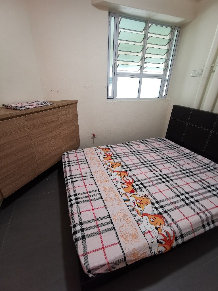 BLK 124 IVORY HEIGHTS RM6 - Boon Lay 文禮 - 分租房間 - Homates 新加坡