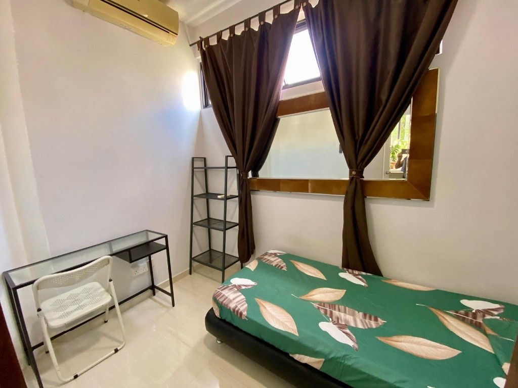 Room For Rent - 40B MAYBELLE LODGE - Eunos 友诺士 - 分租房间 - Homates 新加坡