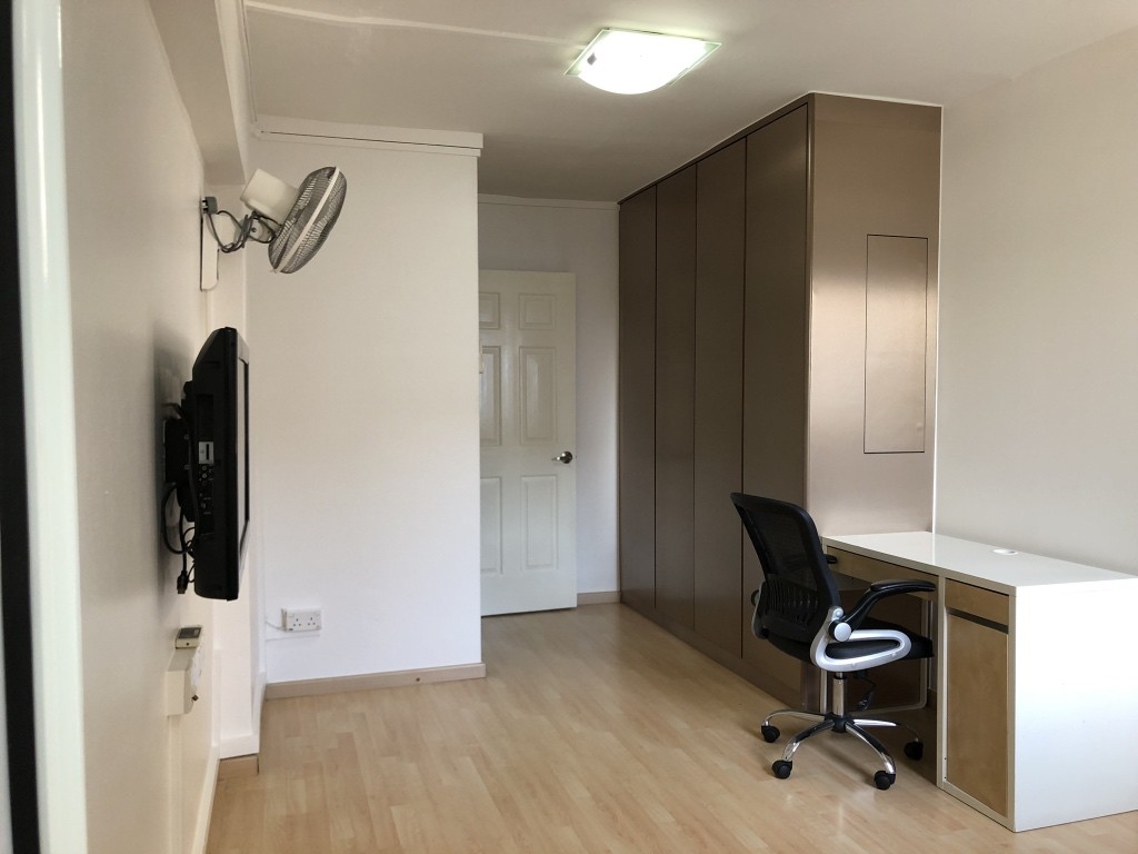 Master Room @ Blk 329 Clementi Ave 2, High Flr, A/C, WIFI, Near MRT &amp; Amenities - Clementi 金文泰 - 分租房间 - Homates 新加坡