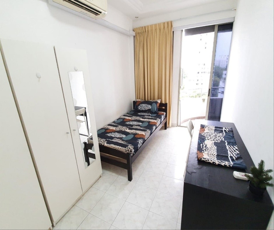 Room for rent / Ritz Mansion/ TOA PAYOH, NOVENA BOON KENG, THOMSON MRT / Common room / Available 13 Dec - Toa Payoh 大巴窑 - 整个住家 - Homates 新加坡