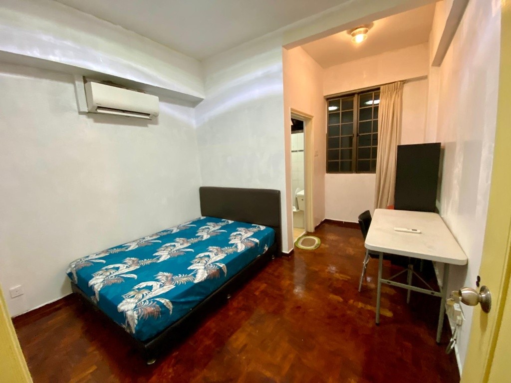 Room for Rent / Paya Lebar – Aljunied – Dakota MRT / Master Room /Available﻿ Immediately - Bukit Merah - Bedroom - Homates Singapore
