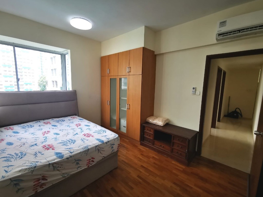 Available Dec 01/Master Room/Near Toa Payoh, Novena MRT/No Owner Staying/Fully Furnished with Bed/Wardrobe/WIFI/Air-con - Toa Payoh - Bedroom - Homates Singapore