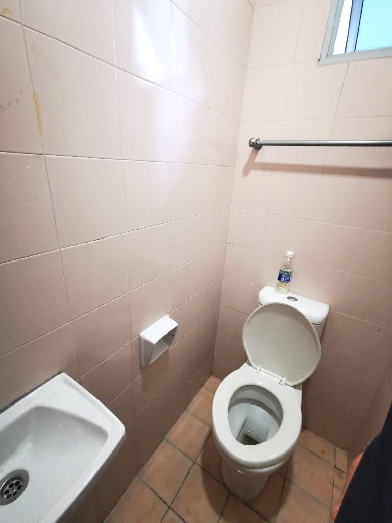 Available Dec 01/Common Room/Near Toa Payoh, Novena MRT/No Owner Staying/Fully Furnished with Bed/Wardrobe/WIFI/Air-con - Toa Payoh - Bedroom - Homates Singapore