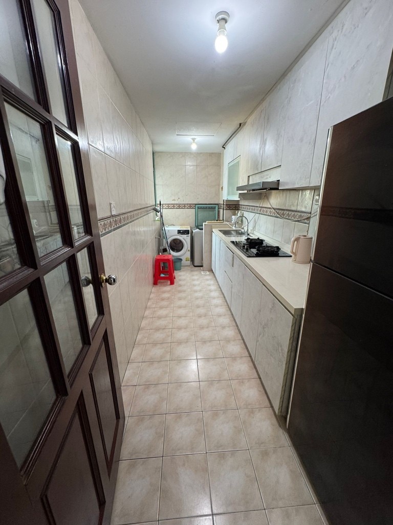 Available﻿ Immediately - Master Room/Include Utilities/Wifi/Aircon/No Agent Fee/Light Cooking Allowed/Washing Machine - Toa Payoh - Bedroom - Homates Singapore