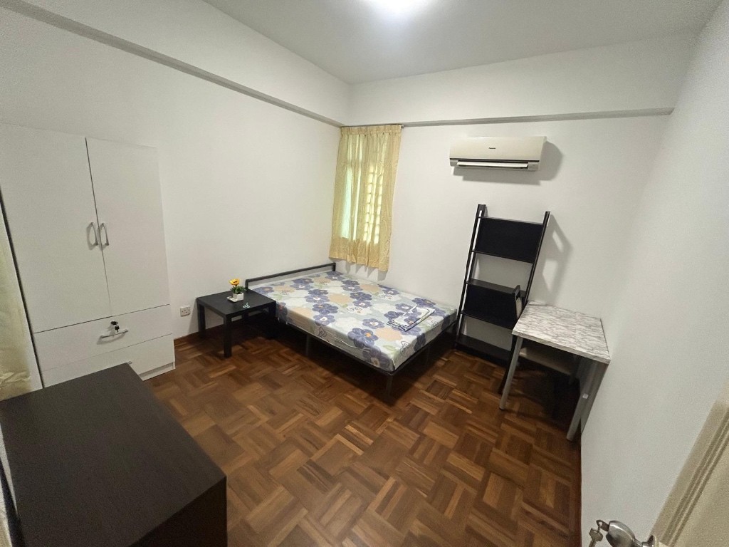 Available Immediately - Common Room/Include Utilities/Wifi/Aircon/No Agent Fee/Light Cooking Allowed/Washing Machine - Toa Payoh 大巴窑 - 分租房间 - Homates 新加坡