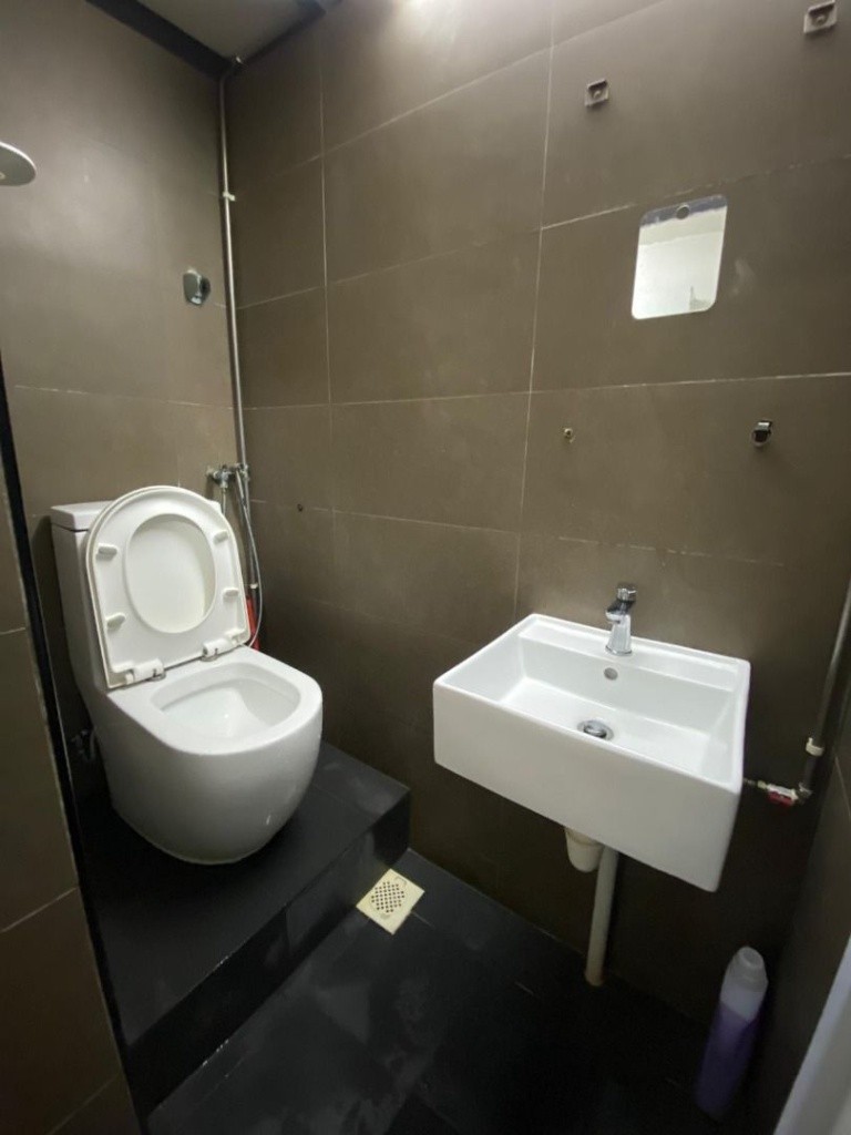 Room For Rent/ EAST GROVE / Common Room/ 1-2 pax stay/ Available JUNE 30 - Marine Parade - Bedroom - Homates Singapore