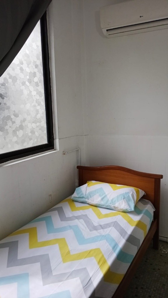 Room for rent / TIONG BAHRU/HAVELOCK / Common room / 1pax stay / Available Immediately - Tiong Bahru - Bedroom - Homates Singapore