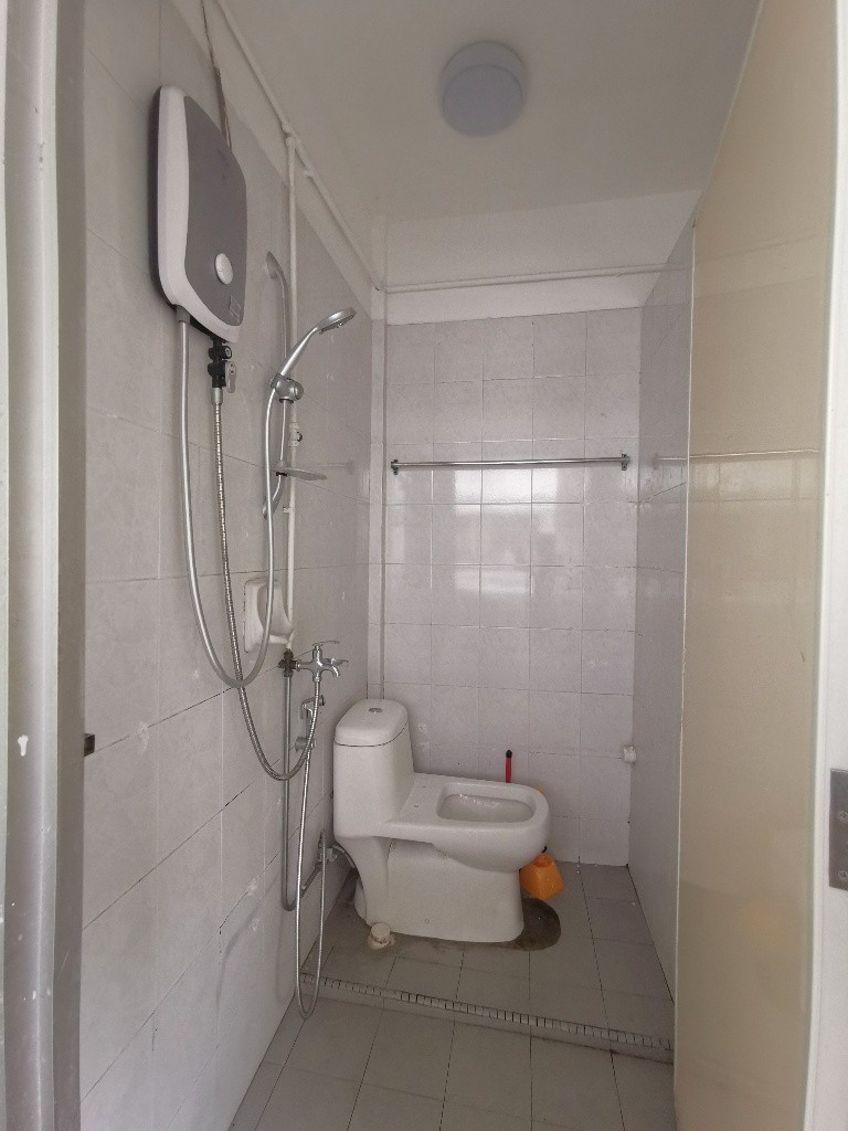 Room for rent / TOA PAYOH / NOVENA / Common room / 1pax stay / Available immediate - Toa Payoh - Bedroom - Homates Singapore