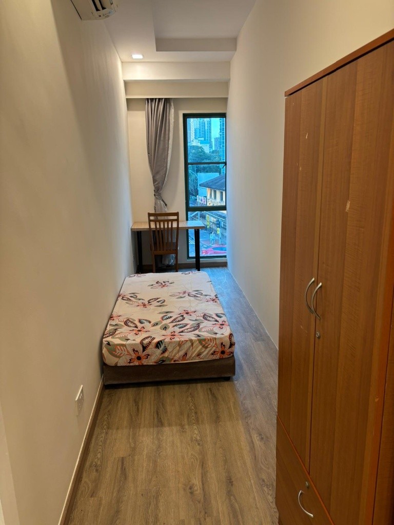 "Room for rent / BALESTIER / NOVENA / TOA PAYOH MRT / Common room / 1pax stay / Available October 6"		 - Toa Payoh - Bedroom - Homates Singapore