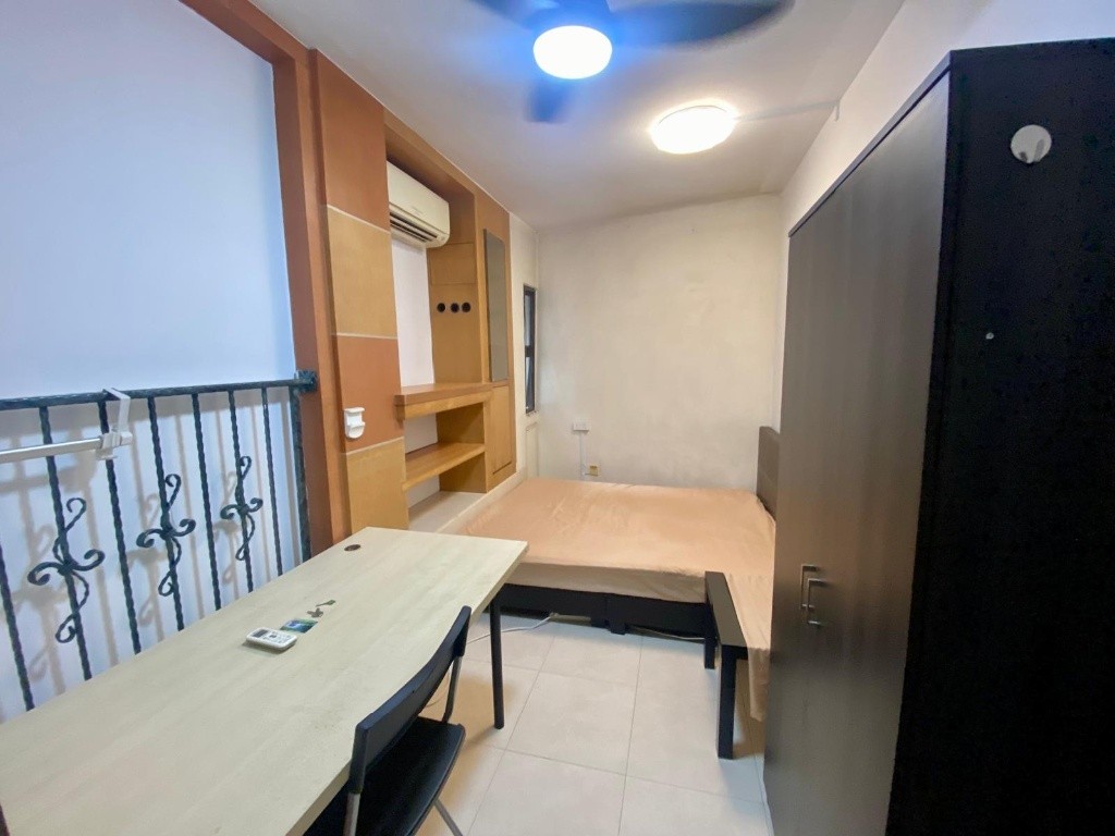 Room for rent / CLEMENTI / Common room / 1-2 pax stay / Available NOV 9 - Clementi 金文泰 - 分租房间 - Homates 新加坡