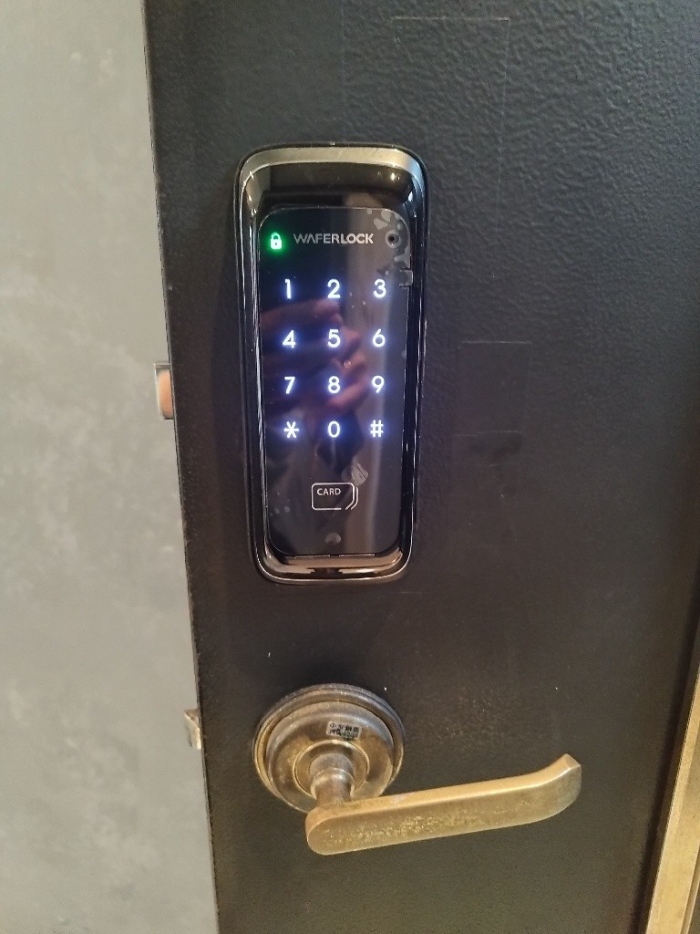 台中市 北區 獨立門牌 台水電 電梯大樓  位於14樓 權狀10坪 有獨立陽台通風採光好 獨曬獨洗 不會淋雨  - 北区 - 独立套房 - Homates 台湾