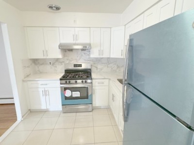 纽约皇后区Woodside别墅三室一厅公寓$2900/月 - 32-21 60th Street,Queens,NY 11377