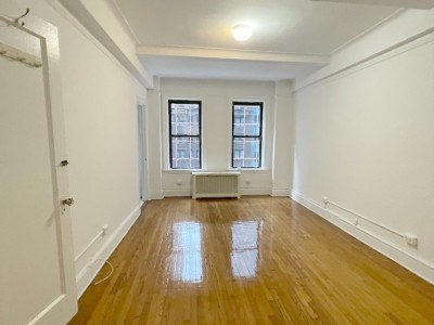 美国 - New York - 161 East 52nd Street,New York,NY 10022