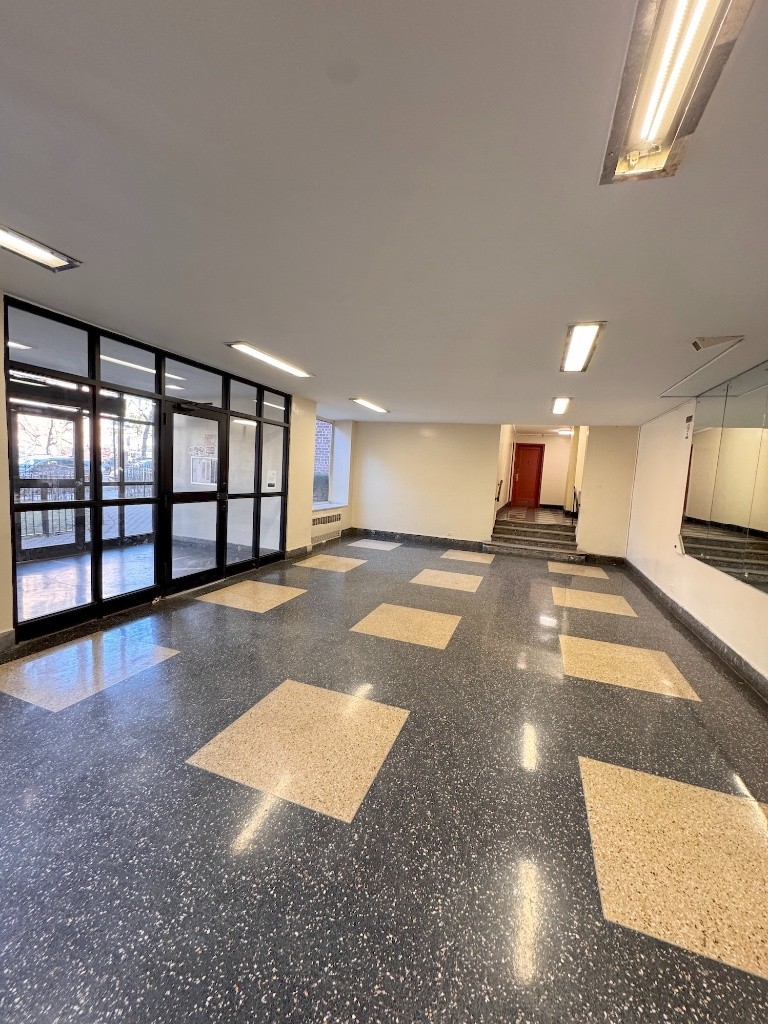 纽约皇后区Elmhurst地铁附近公寓楼两室一厅$2600/月 - Elmhurst - 整套出租 - Homates 美国